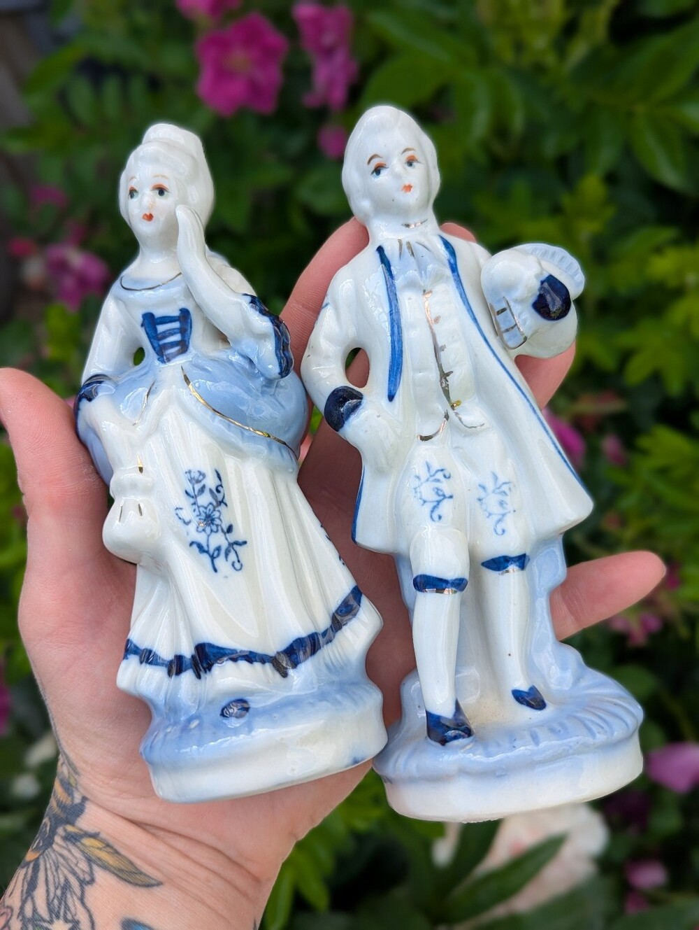 VTG Blue & White Porcelain Victorian Couple Figurines Lovers Shabby Chic Gold